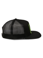 Alpinestars Control Trucker Hat, boné trucker, preto, vista lateral com parte traseira em malha e aba plana, contorno do logótipo bordado em verde lima, streetwear casual de desportos motorizados