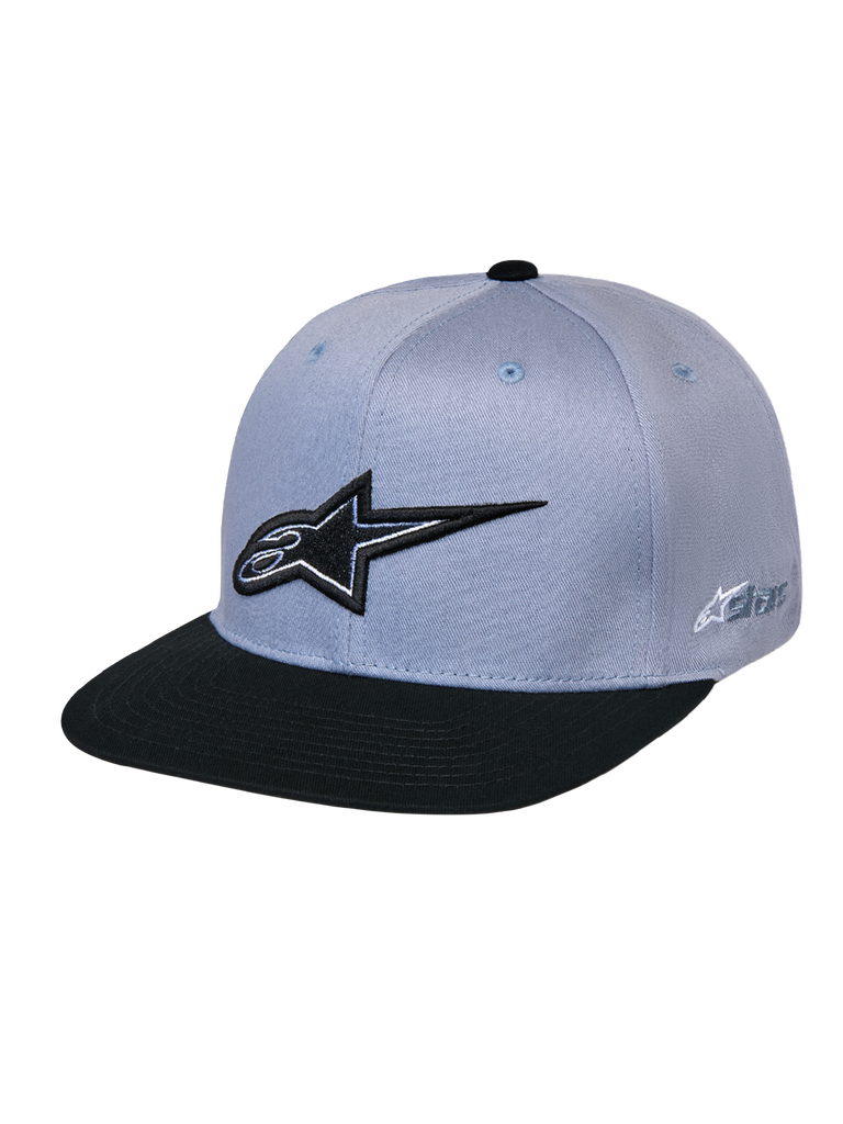 Alpinestars Thickness Snapback Hat, cinzento e preto, com copa estruturada e pala plana, logótipo Astars preto bordado em 3D na frente, marca com logótipo lateral, acessório de cabeça casual inspirado no desporto motorizado