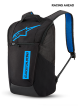 Mochila Alpinestars Defcon V3, mochila pequena de uso diário, preta e azul, com logótipo de estrela em azul vivo e branding com texto vertical, bolso frontal com fecho de correr, alças de ombro acolchoadas em malha de ar azul, design desportivo durável