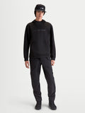 Alpinestars camisola com capuz Datrix, camisola de sportswear para homem, preta, com branding tonal em HD, capuz forrado em malha e construção em fleece tri-blend de face dupla, estilo casual inspirado no motorsport em modelo.