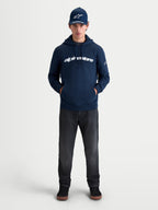 Alpinestars Camisola com capuz Race Wordmark, camisola de estilo sportswear para homem, azul marinho e branco, com grafismo frontal e logótipo Ageless na manga, vista frontal em modelo para um visual casual de inspiração motorsport.