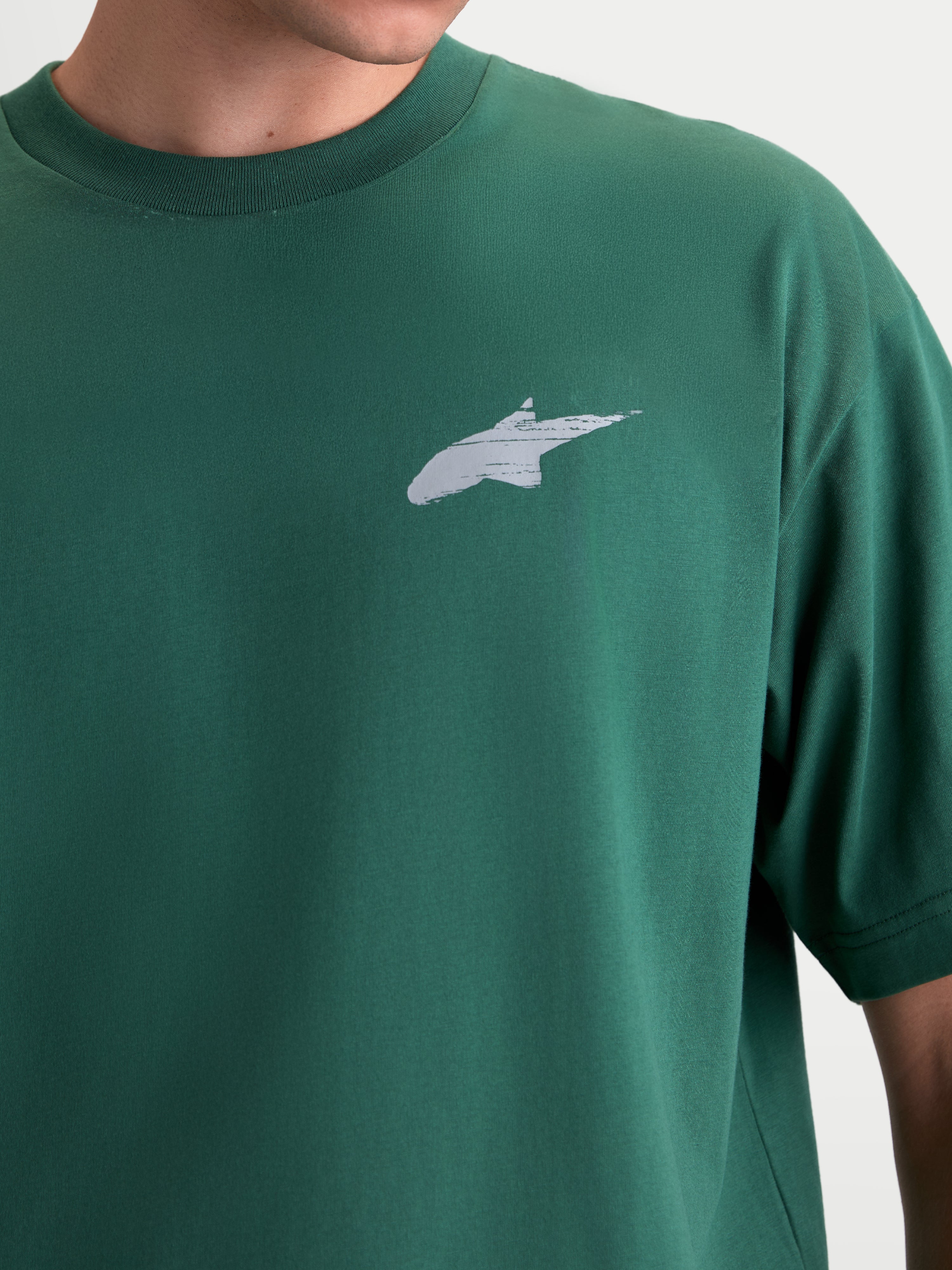 Alpinestars T-Shirt Checkback Oversized CSF, t-shirt de manga curta unissexo, verde com logótipo Astars branco no peito, vista de pormenor, corte oversized, mistura de algodão e poliéster, casual sportswear.