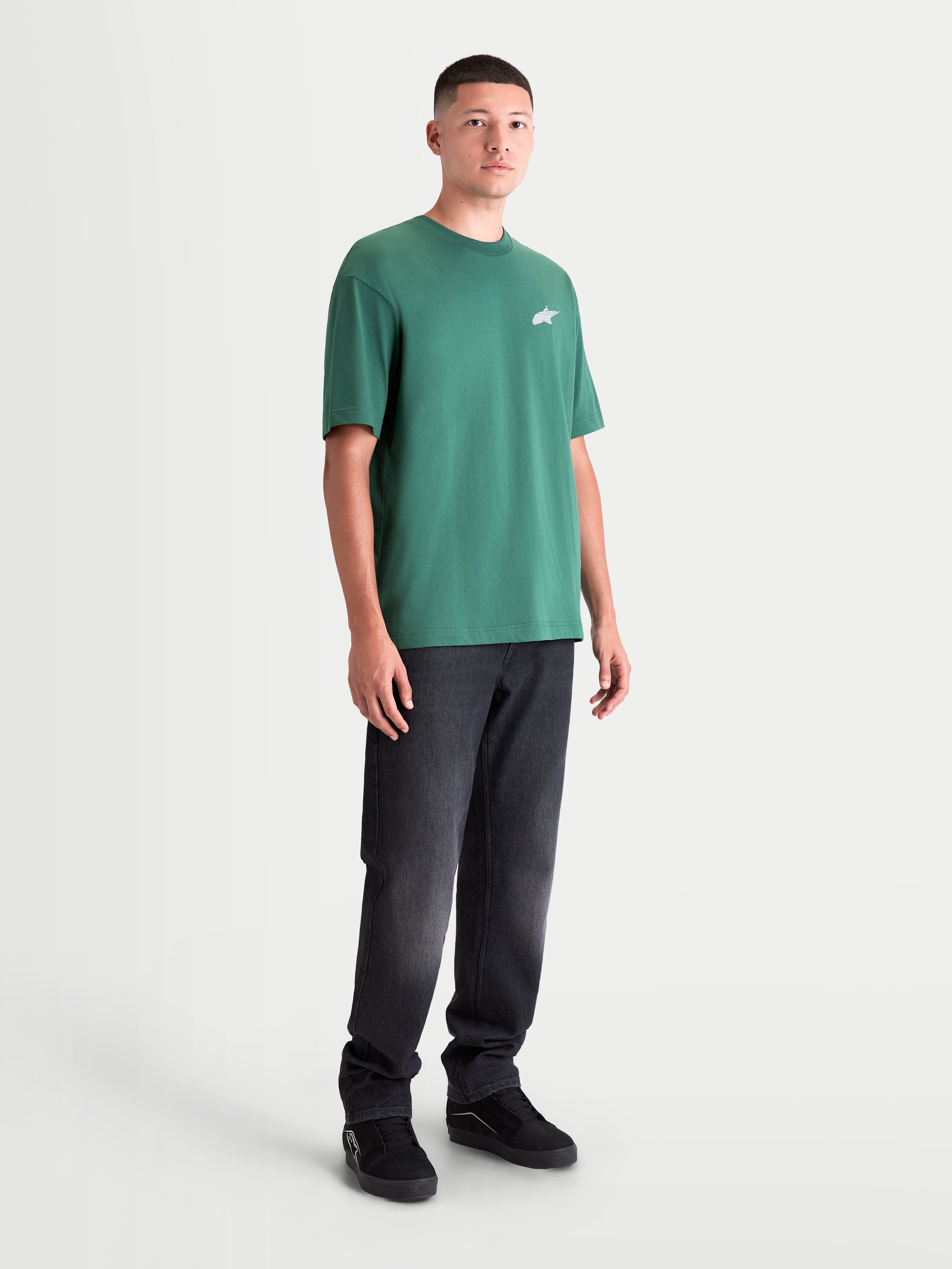 Alpinestars T-Shirt Checkback Oversized CSF, t-shirt de manga curta verde para homem, ajuste relaxado oversized, pequeno logótipo Astars branco no peito, sportswear casual.