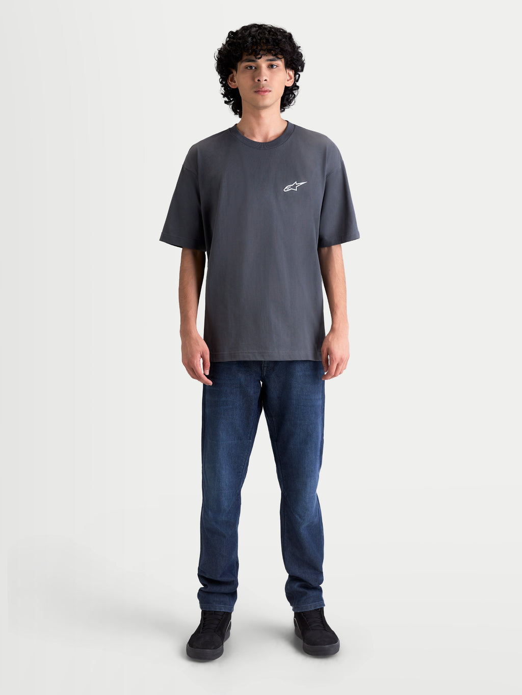 Alpinestars T-Shirt Mandate Oversized CSF, t-shirt de manga curta para homem, cinzenta, ajuste oversized descontraído, logótipo Astars branco no peito, casual sportswear
