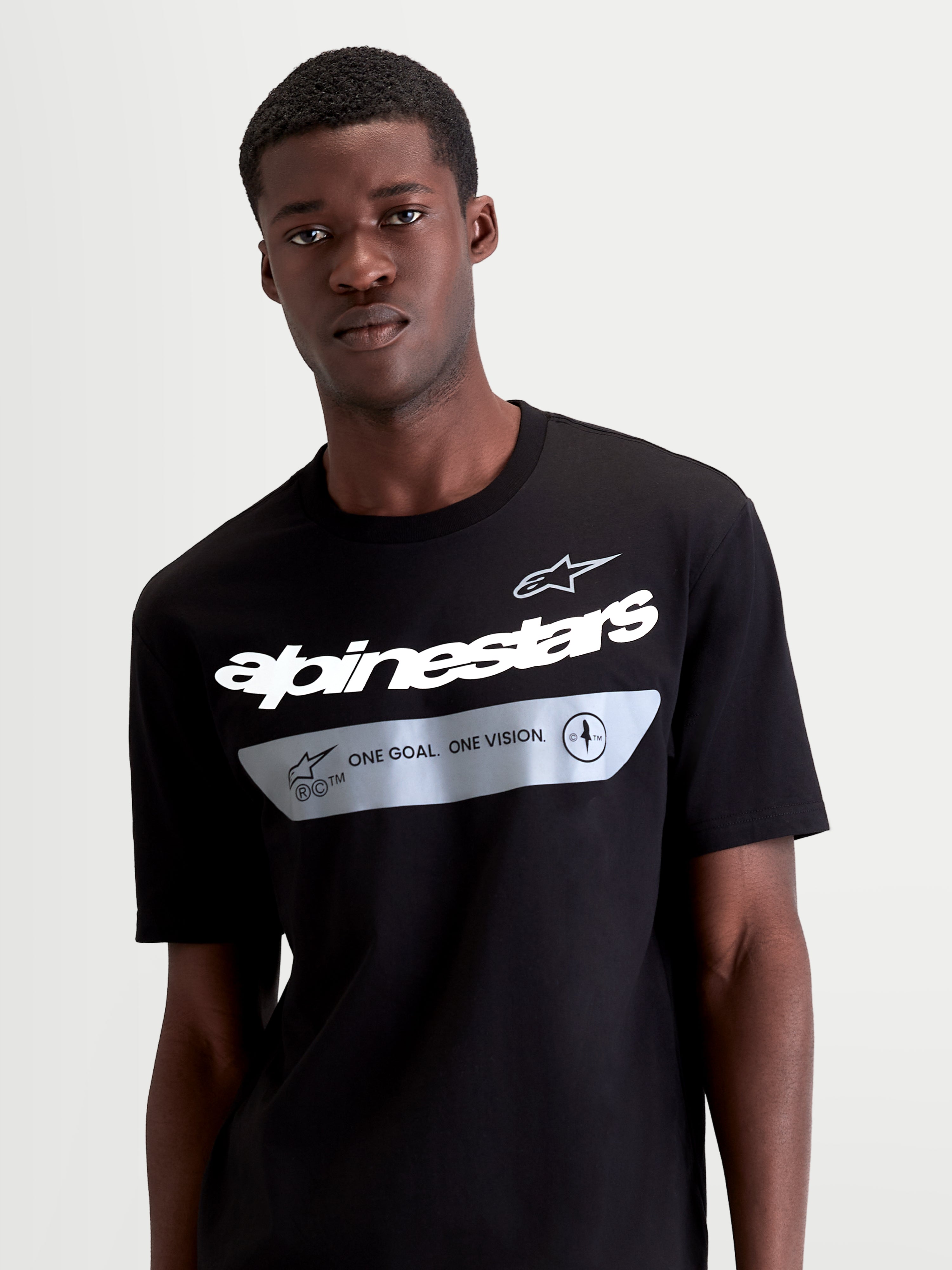 Alpinestars T-Shirt Singular CSF, t-shirt de manga curta para homem, preta com logótipo Alpinestars branco e gráfico cinzento 'ONE GOAL. ONE VISION.', sportswear casual premium em mistura de algodão penteado
