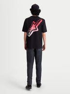 Alpinestars T-shirt Meteor CSF, t-shirt de manga curta para homem, preta, vista traseira com logótipo Astars grande em gradação de vermelho e branco, sportswear casual inspirado no MX.