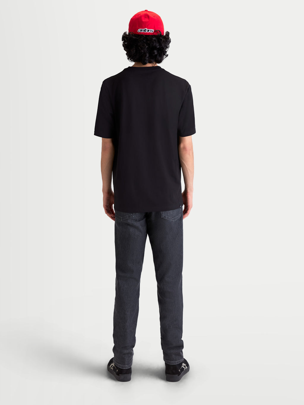 Alpinestars t-shirt Elliptogrit CSF, t-shirt de manga curta para homem, preta, vista traseira no modelo, construção em mistura de algodão e poliéster premium para uso casual.