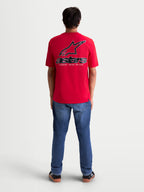Alpinestars Lineout CSF Tee, t-shirt de manga curta para homem, vermelha, vista traseira com logótipo Astars grande e gráfico em preto e branco, sportswear casual.