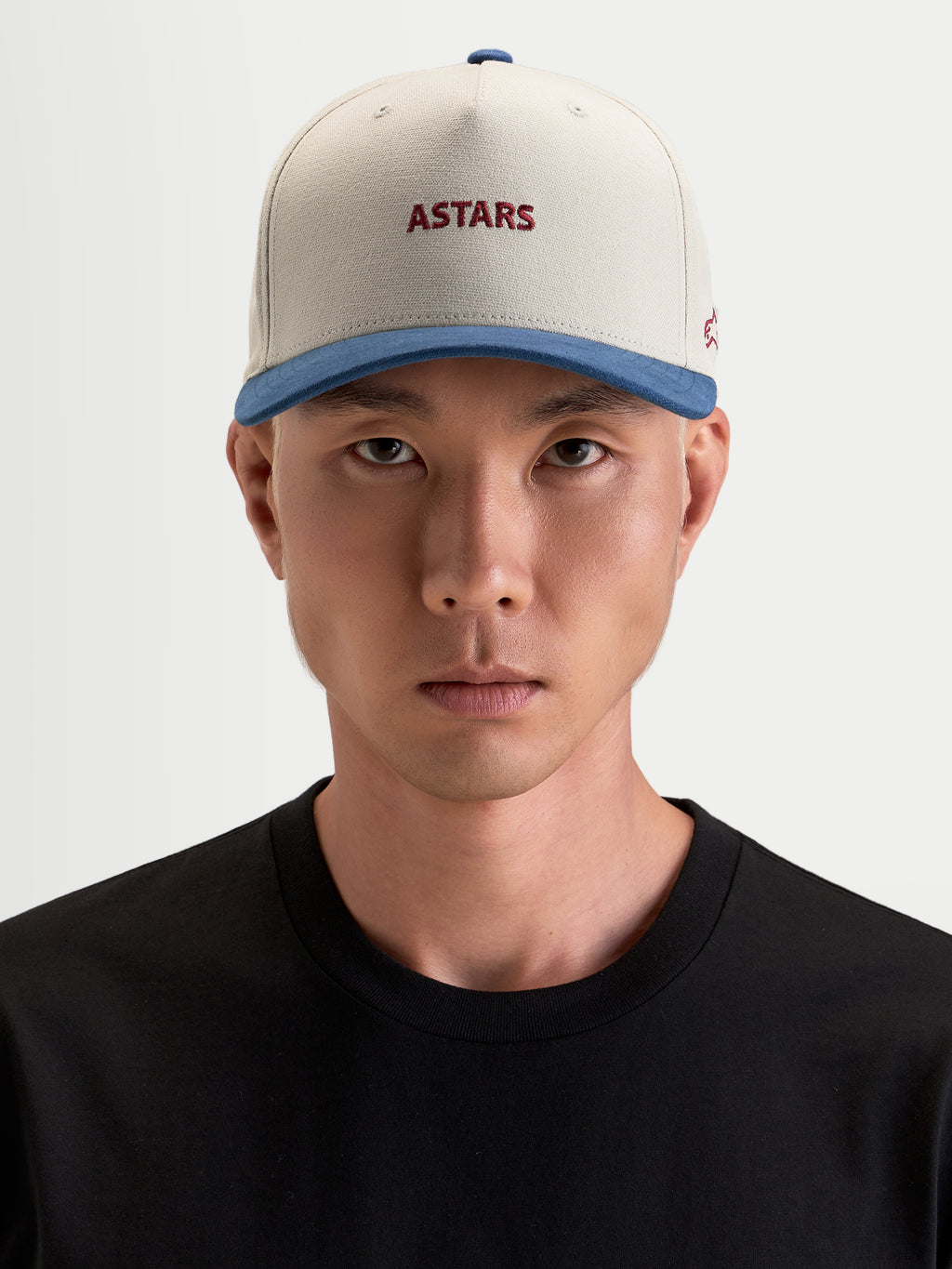 Alpinestars Boné County Canvas, boné desportivo casual num modelo, castanho-claro e azul com logótipos Astars bordados à frente e na lateral, copa estruturada e pala curva