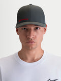 Alpinestars Chapéu Points, boné de aba curva para homem em vista frontal, cinzento escuro com logótipo Alpinestars vermelho, tecido leve em nylon tactel e ajuste flex-back.
