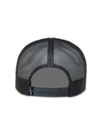Alpinestars Gravel Boné Trucker, vista traseira com malha respirável preta e fecho snapback ajustável.