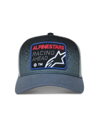 Alpinestars Gravel, boné trucker cinzento e preto com malha traseira e patch frontal de estilo racing.