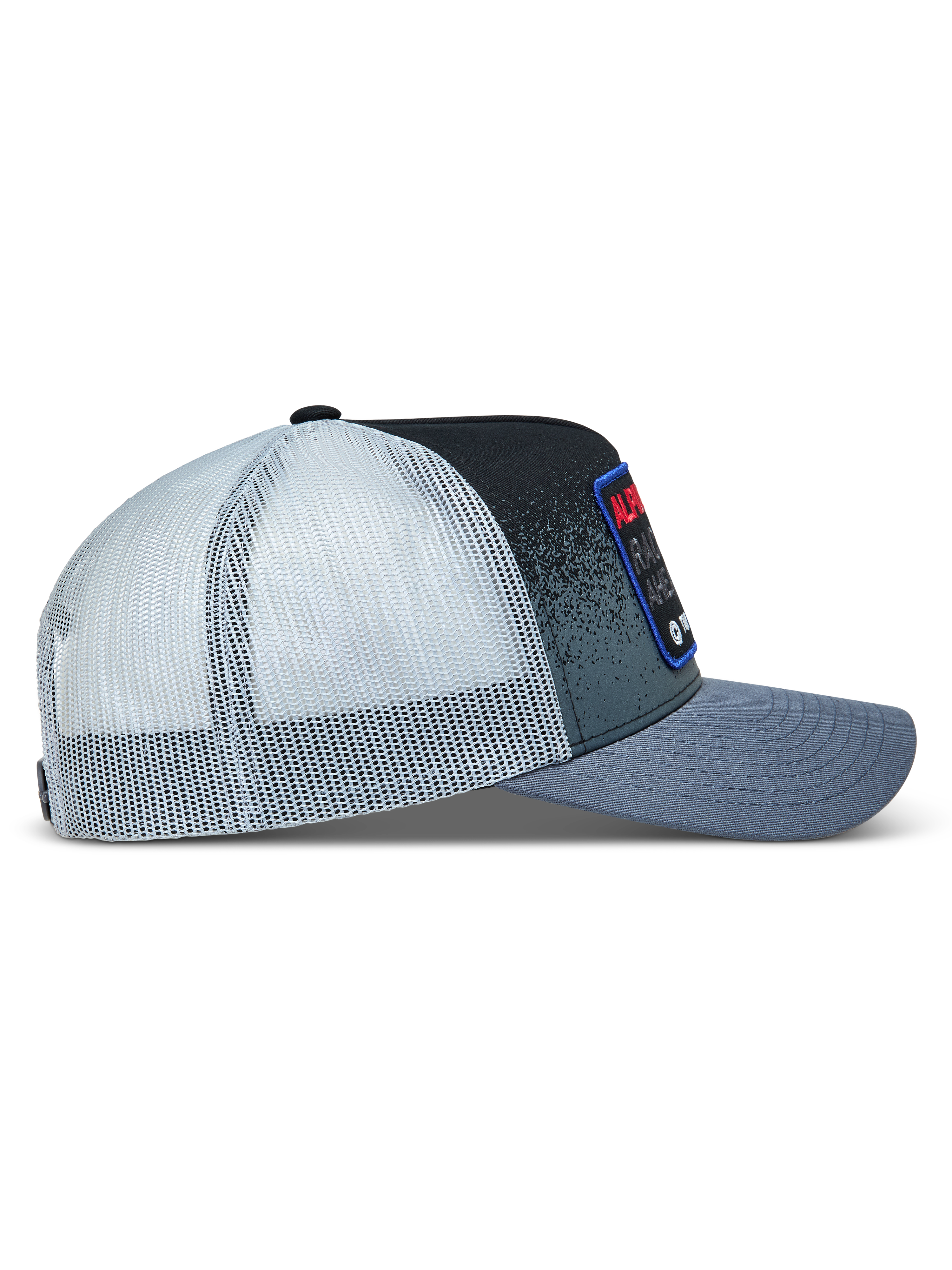 Alpinestars Gravel boné trucker, cinzento escuro e preto com rede branca e perfil lateral de aba curva.