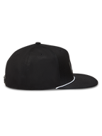 Alpinestars Label Snapback Chapéu, boné preto com aba plana, coroa estruturada e cordão branco, perfil lateral.