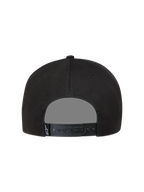 Alpinestars Label Snapback, boné de sportswear preto, vista traseira com fecho snapback ajustável e etiqueta branca Astars.