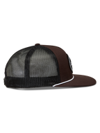 Alpinestars Hotlink boné trucker castanho e preto, aba plana, costas em rede e detalhe de cordão branco, sportswear.