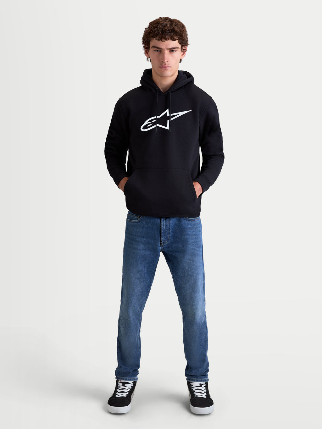 Alpinestars camisola com capuz Ageless V3, camisola de fleece para homem, preta e branca com logótipo Astars bordado grande no peito, casual sportswear.