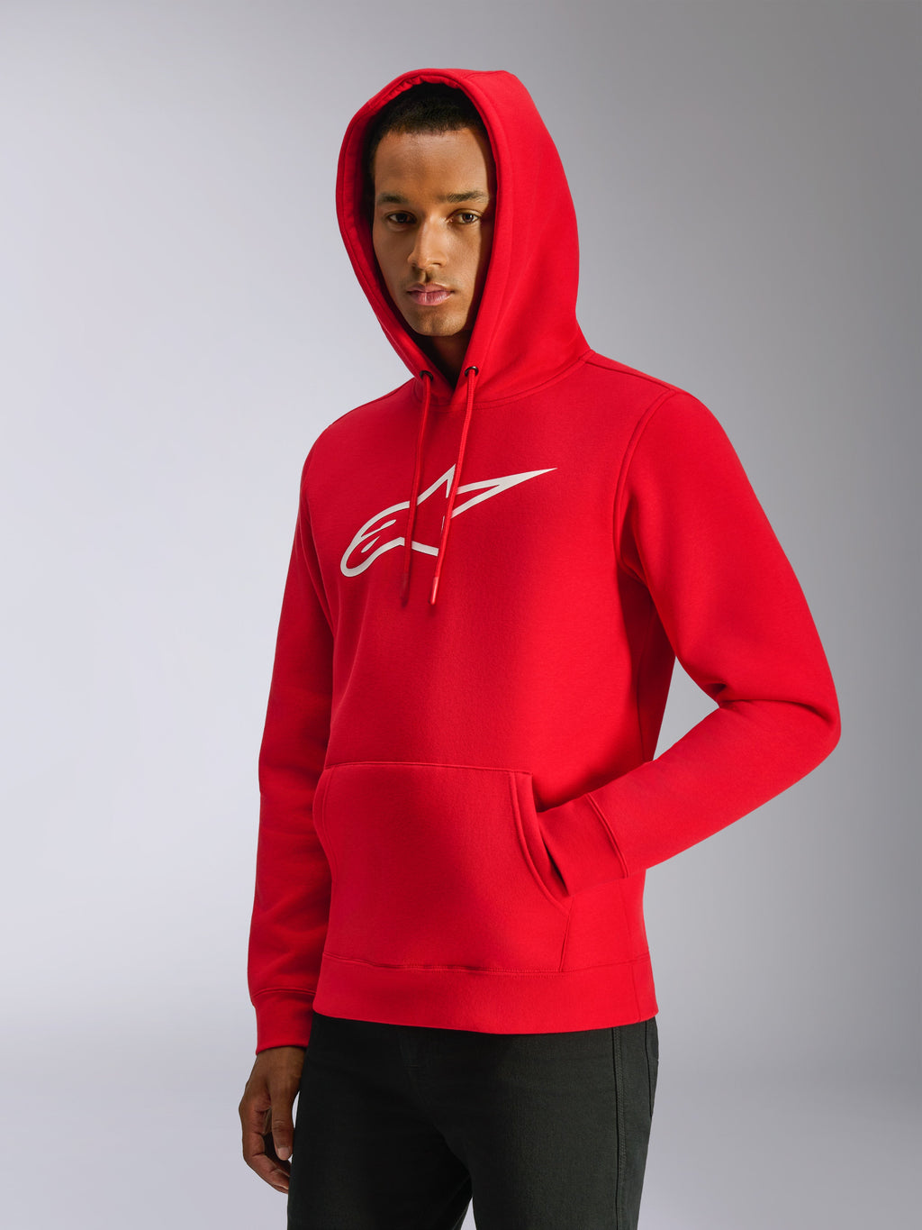 Hoodie Alpinestars Ageless V3, camisola com capuz de lã vermelha com logótipo bordado a branco, capuz com cordões, bolso canguru frontal, streetwear casual inspirado no desporto motorizado