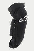 Protetor de Joelho/Canela Alpinestars Vector Pro, preto, com logótipo Alpinestars branco no joelho, painel frontal texturizado resistente à abrasão, alças ajustáveis com gancho e laço, equipamento de proteção respirável para MTB