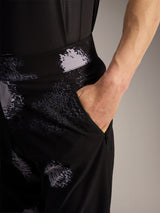 Black Camo A-Dura Ride Shorts featuring a zippered side pocket and durable 4-way stretch fabric for MTB.