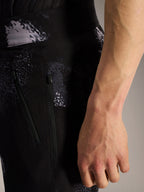 Calções A-Dura Ride em Black Camo, com bolsos laterais com fecho e tecido elástico durável para MTB.