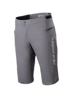 Alpinestars A-Dura Elite Shorts, calções de mountain bike, cinzento escuro, com logótipo Alpinestars vertical na perna, bolso lateral com fecho, fecho frontal de mola e abas de ajuste na cintura para ciclismo fora de estrada