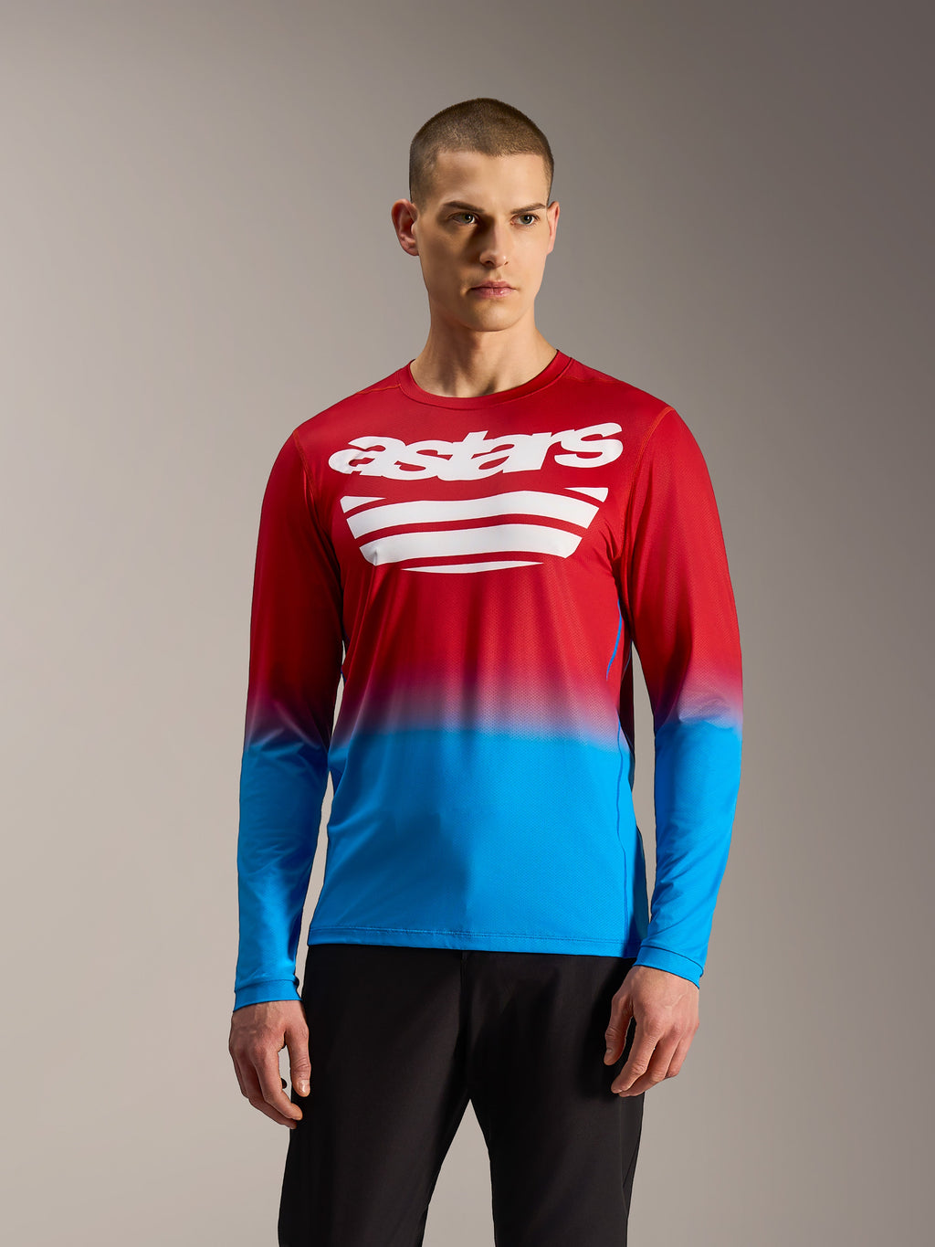 Camisola A-Dura ASTARS 2.0 de manga comprida, gradiente vermelho e azul com logótipo branco, vestuário técnico de BTT.