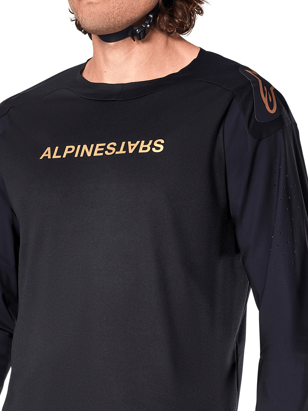 Alpinestars A-Aria Polartec Switch Long Sleeve Jersey, preto, com logótipo Alpinestars em bronze no peito e no ombro, perfurações a laser nas mangas para ventilação, vestuário técnico de performance para MTB