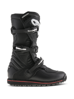 Alpinestars Tech-T Boots, botas de motociclismo para trial e todo-o-terreno, pretas com detalhes em vermelho, vista de perfil lateral com três fivelas ajustáveis, logótipo branco na caneleira ergonómica, painéis de pele texturizada e sola robusta de alta aderência para controlo da mota