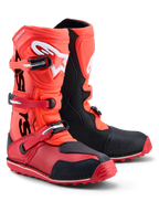 Alpinestars Botas Tech-T, botas de moto para trials em vermelho fluorescente e preto, construção em couro e microfibra com proteção de canela em TPU, certificadas CE.