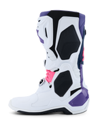 Botas Alpinestars Tech 10, botas de motocross, branco, violeta, azul marinho e rosa néon, perfil lateral com estrutura principal branca e detalhes em violeta, azul marinho e rosa néon, painéis protetores em TPU e design elegante para desempenho em todo-o-terreno