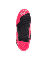 Botas Alpinestars Tech 10, botas de motocross, rosa diva e preto, vista da sola com rasto texturizado, inserto de poisa-pés substituível e logótipo Astars característico, concebidas para aderência e durabilidade superiores