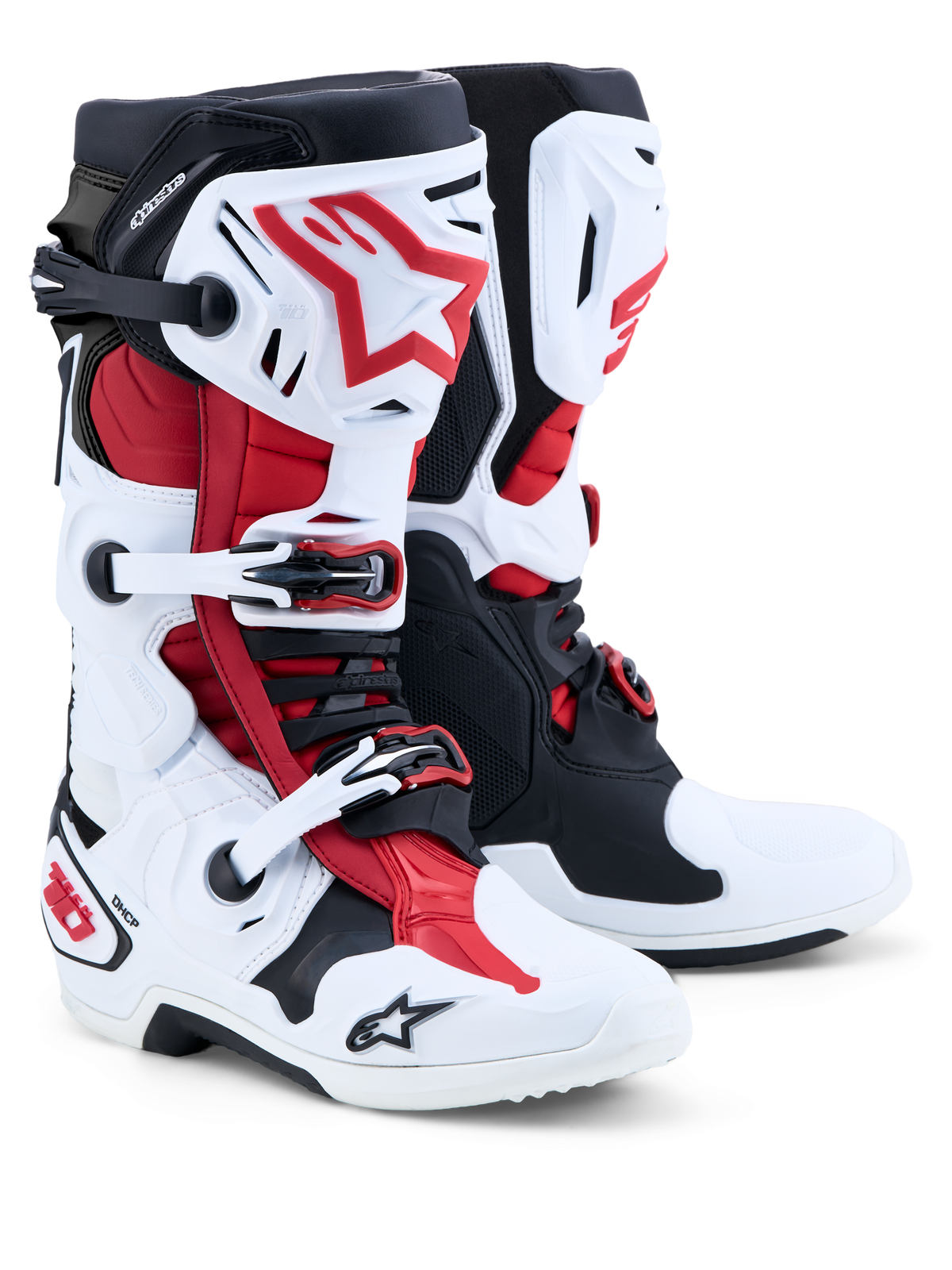 Botas Alpinestars Tech 10, botas de motocross em branco, preto e vermelho vivo, vista do par com destaque para as placas de proteção em TPU, sistema de fecho por fivelas e suporte de calcanhar DHCP.
