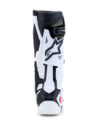 Botas Alpinestars Tech 10, botas de motocross e de corrida todo-o-terreno, brancas e pretas com apontamentos em vermelho, vista traseira destacando o controlo de flexão da lâmina traseira em TPU e proteção do calcanhar.