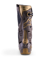 Botas Alpinestars Tech 10 Air Gold, vista traseira em castanho terra com concha em TPU e pormenores dourados.