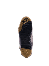 Sola das Botas Tech 10 Air Gold Edição Limitada em Earth Brown e preto, com aderência texturada e inserção substituível.