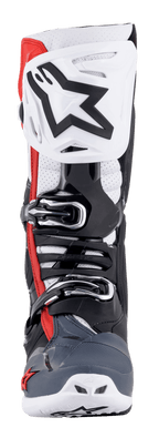 Botas Alpinestars Tech 10 Supervented, vista frontal, preto, branco, cinzento médio e vermelho, com caneleira ventilada e logótipo de estrela preta grande, sistema de fivelas micro-ajustáveis, zonas perfuradas para fluxo de ar e chassi protetor em TPU durável para motocross.