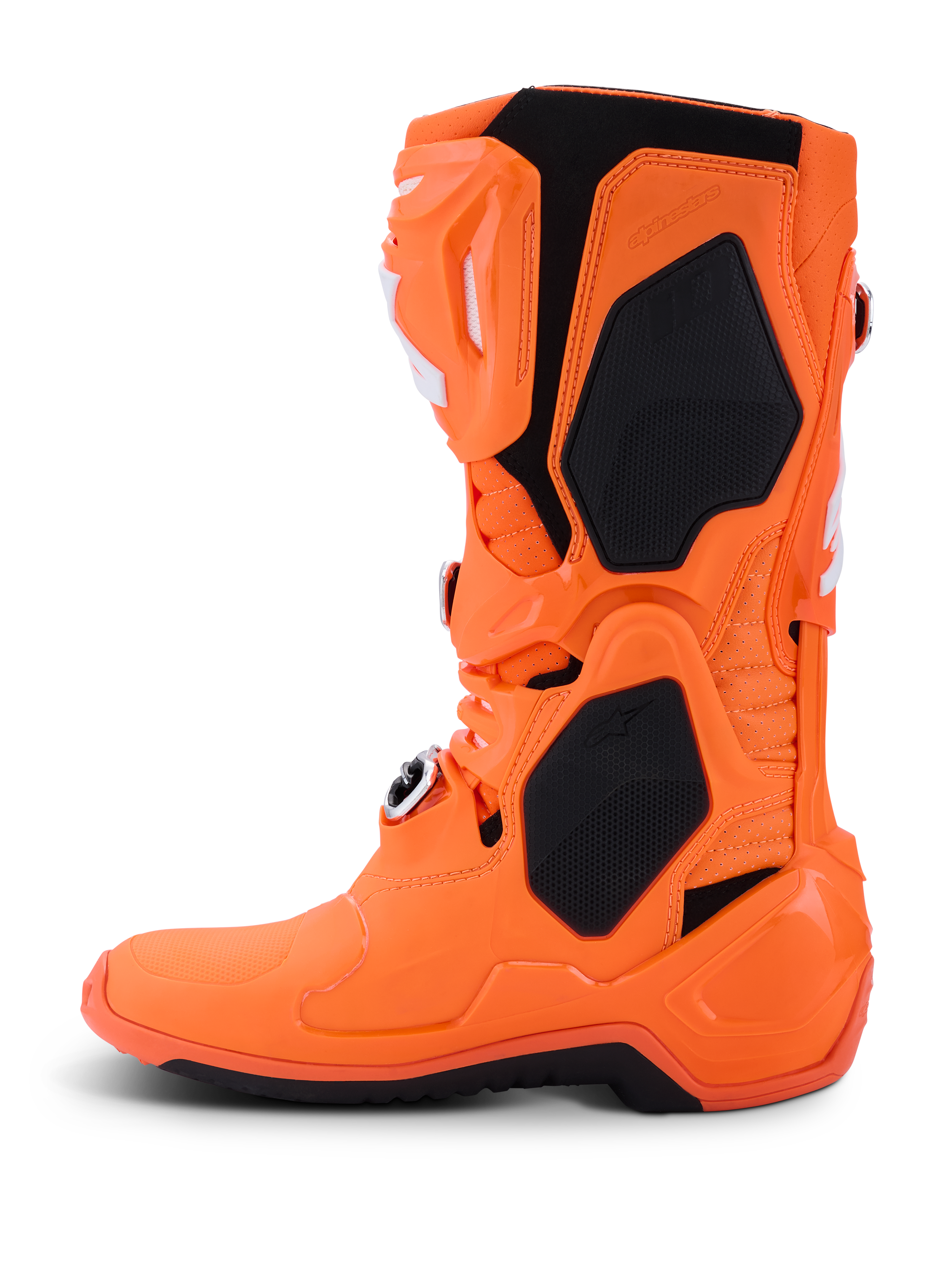 Botas Alpinestars Tech 10 Supervented, botas de motocross, cor de laranja fluorescente e preto, vista de perfil lateral, com estrutura de TPU ventilada, painéis de malha para fluxo de ar e sistema de fivelas ajustáveis, equipamento de corrida todo-o-terreno de alta performance
