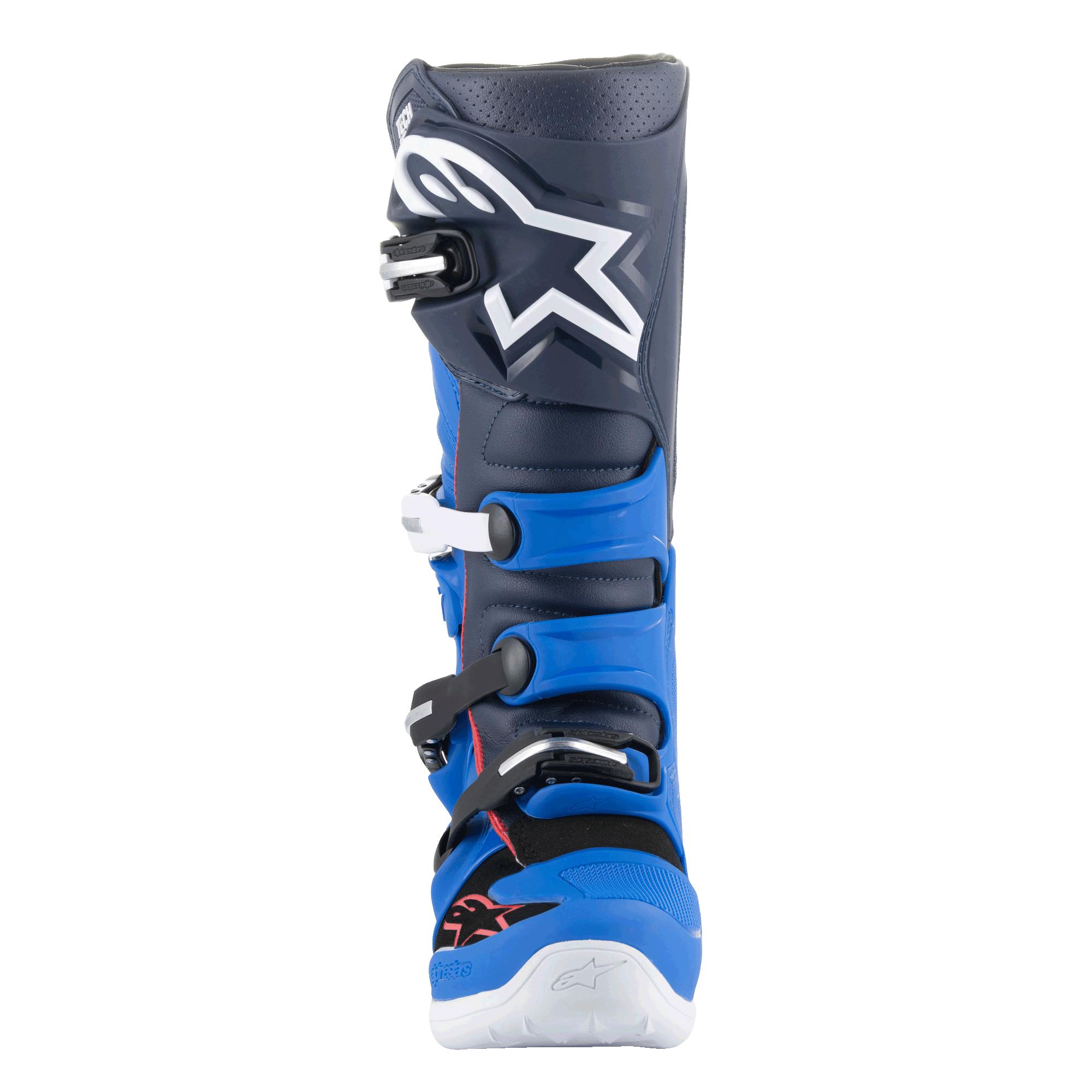 Botas Alpinestars Tech 7, botas de motocross, Alpine Blue, Night Navy e Bright Red, vista frontal apresentando uma parte superior em azul-marinho escuro com um grande logótipo Astars branco, painéis de proteção em TPU azul vivo e um sistema de fecho por fivelas, calçado de alta performance para condução off-road