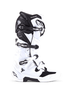 Botas Alpinestars Tech 7, botas de motocross e todo-o-terreno, brancas e pretas, com quatro fivelas ajustáveis e concha em TPU reforçada, perfil lateral de calçado profissional de todo-o-terreno