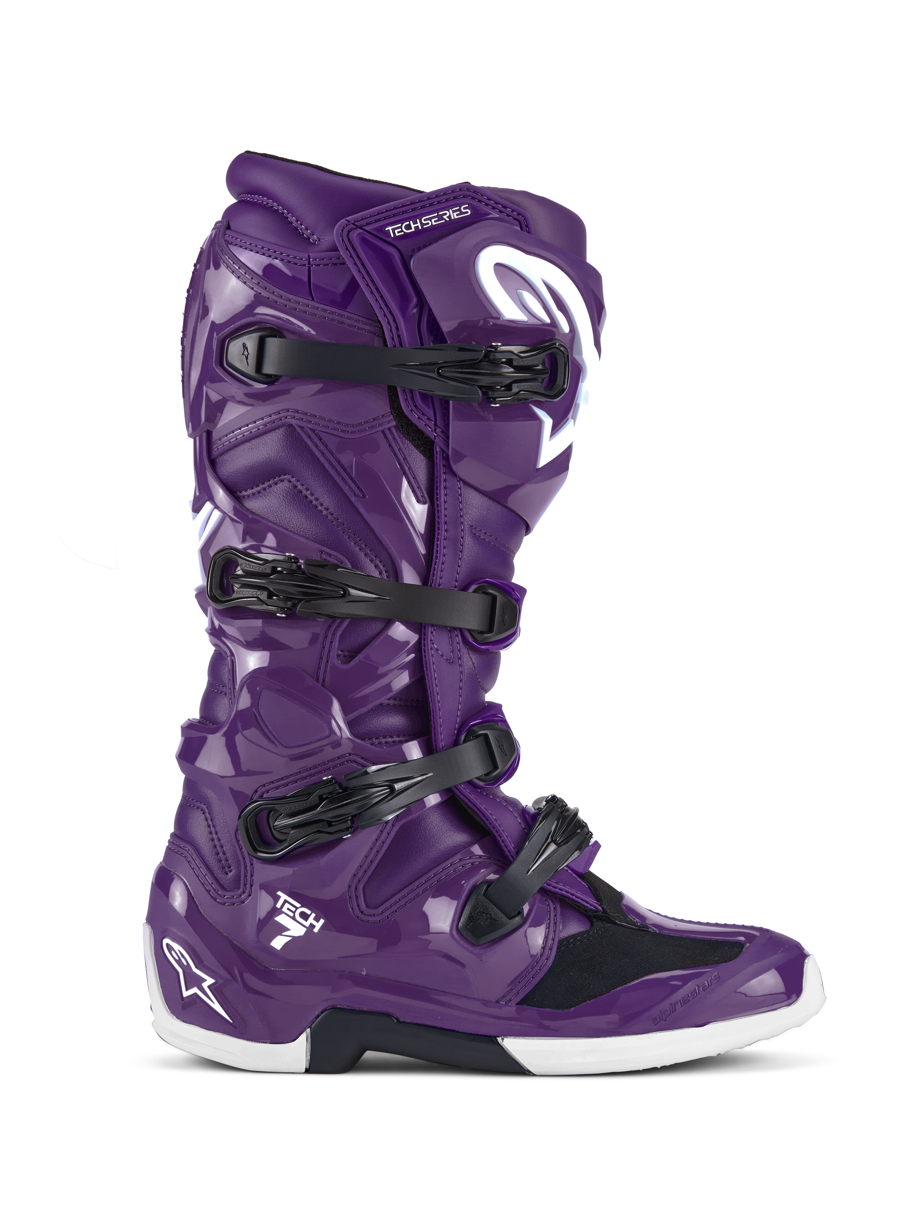 Botas Alpinestars Tech 7, botas de motocross todo-o-terreno, roxo brilhante com fivelas pretas e detalhes brancos, vista lateral, sistema de fecho de quatro fivelas, logótipo da estrela branco no calcanhar e na canela, construção durável em TPU para desempenho off-road
