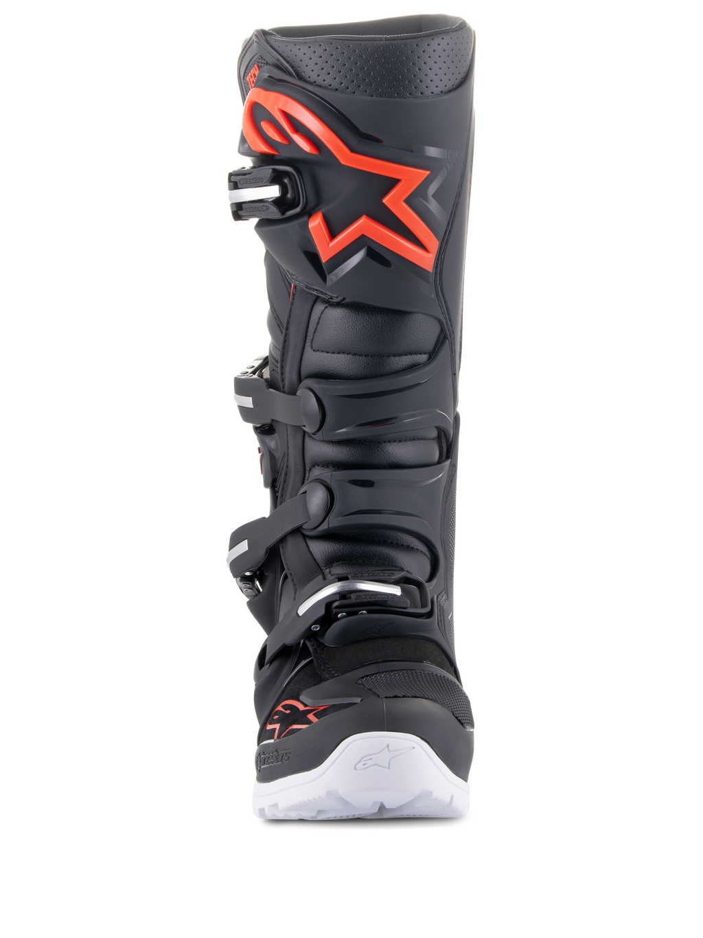 Botas Alpinestars Tech 7 Enduro, Preto e Vermelho Fluo, vista frontal, com um grande logótipo vermelho na placa da canela, sistema de fecho de quatro fivelas e detalhes brancos na sola exterior, calçado profissional de motocross e todo-o-terreno.