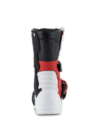 Botas Alpinestars Kids Tech 3S, botas de motocross, branco, preto e vermelho brilhante, vista traseira com calcanhar reforçado branco e logótipo Tech Series em relevo, secção média vermelha, cano superior preto e detalhe de fivela lateral, calçado de proteção para todo-o-terreno