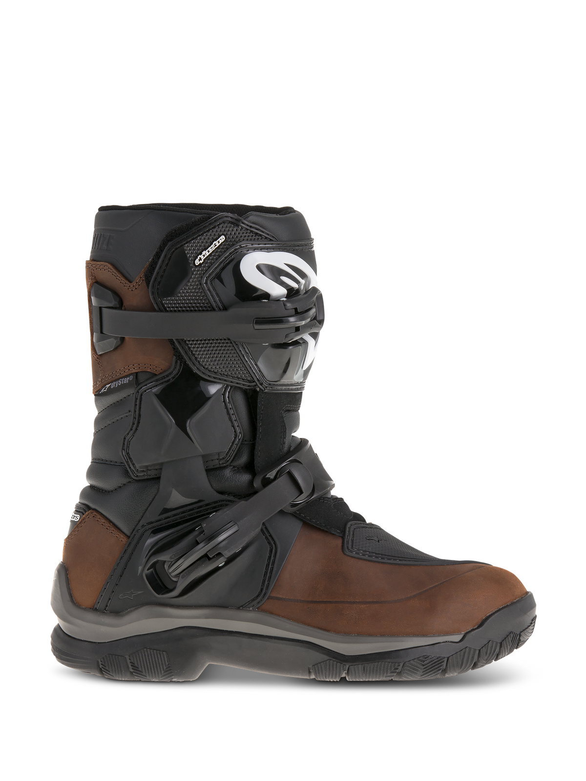 Botas Alpinestars Belize Drystar, botas de motociclismo de cano curto para aventura, em pele castanha oleada e preta, com proteção lateral de tornozelo flexi-blade, duas fivelas de catraca ajustáveis e sola de borracha texturizada durável