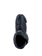 Botas Alpinestars Supertech R, botas de corrida de motociclismo, pretas, vista superior mostrando a abertura interior, proteção de mudanças e parte superior sintética texturizada, design de calçado de corrida profissional