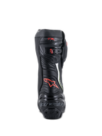 Botas Alpinestars Supertech R, botas de motociclismo de corrida de alta performance, vista traseira em preto com detalhes em vermelho e amarelo fluorescente, com proteção de calcanhar em TPU, fecho de catraca micro-ajustável e logótipo da marca