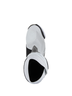 Botas Alpinestars Supertech R Vented, botas de corrida de motociclismo, brancas, cinzento médio e pretas, vista aérea de cima para baixo da abertura da bota, com construção em microfibra perfurada e design de corrida aerodinâmico