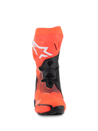 Botas Alpinestars Supertech R Vented MM93 Replica, botas de corrida para motociclismo, vermelho fluo, azul escuro e preto, vista frontal apresentando ventilação em malha, logótipo Alpinestars branco e construção em microfibra durável