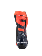 Botas Alpinestars Supertech R Vented MM93 Replica, botas de corrida para motociclismo, vermelho fluo, azul escuro e preto, vista traseira com o logótipo Alpinestars branco no calcanhar e fecho de catraca ajustável em vermelho fluo, design em microfibra perfurada para elevado fluxo de ar