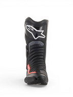 Alpinestars SMX-6 V2 Vented, botas de moto de corrida pretas e cinzentas com detalhes vermelhos fluorescentes, vista frontal com parte superior perfurada, proteção da canela e Toe Slider